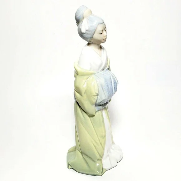 Geisha Figurine By Miguel Requena Pitti Sing CUART DE POBLET SPAIN 9.6 Pristine!